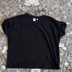 Aritzia TNA cotton T-shirt